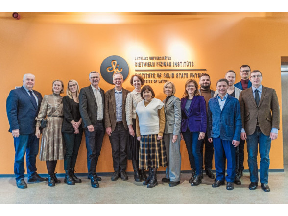 Representatives of the Saeima visit the ISSP UL