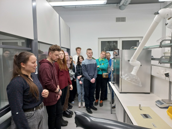 Students of the Faculty of Physics of the University of Latvia visit the ISSP UL