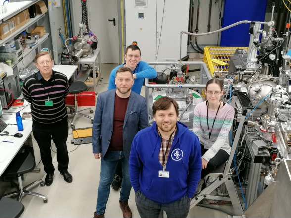 ISSP UL’s scientists learn about excellent experimental capabilities at DESY Time Resolved Luminescence spectroscopy Beamline