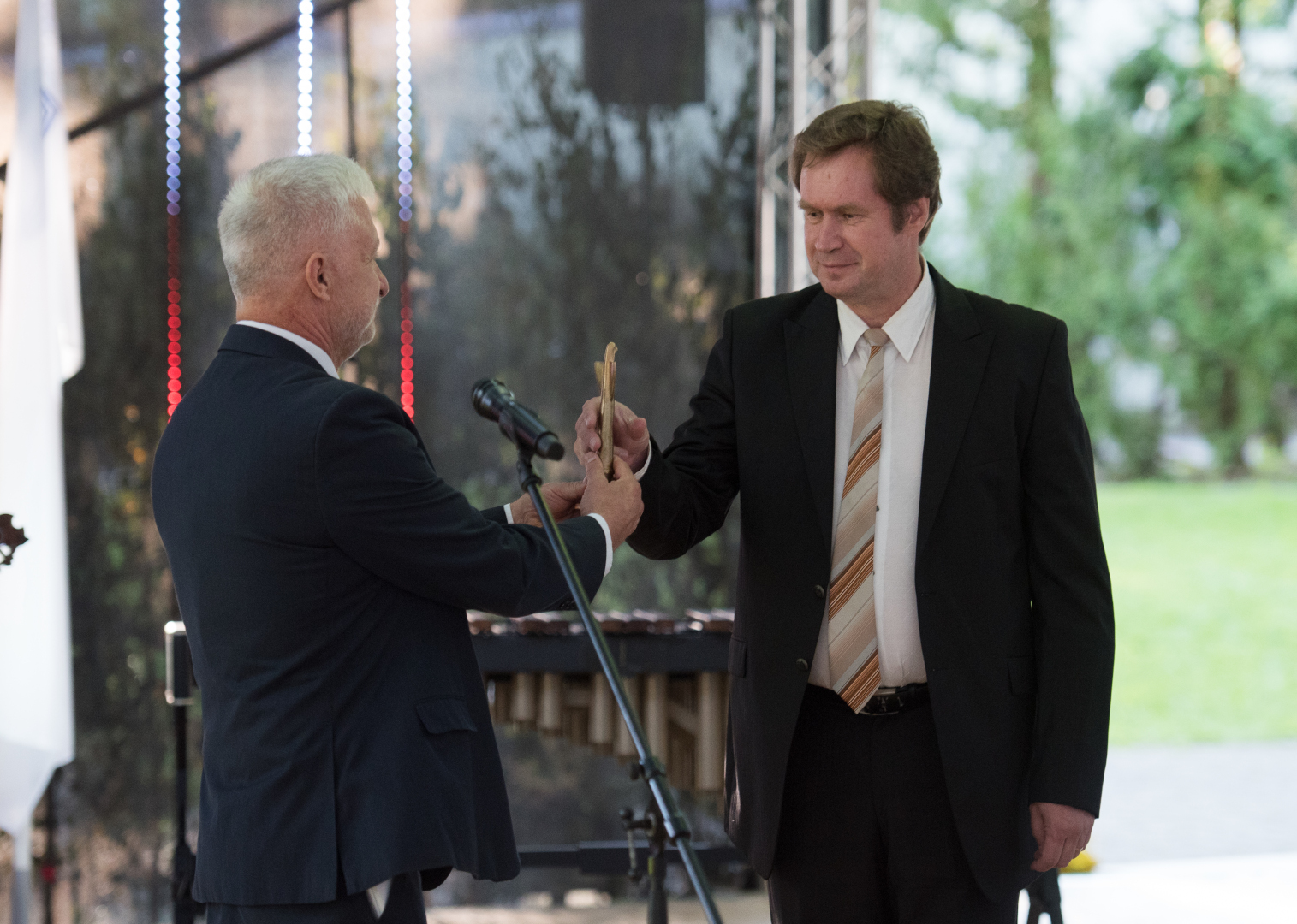Dr. phys. Roberts Eglītis honored at the Baltic Assembly Prize award ceremony