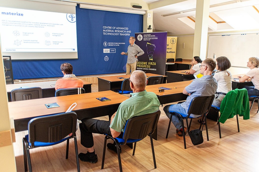 Participants of the World Congress of Latvian Scientists visit the ISSP UL